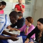 Rescatistas luchan por sacar de escombros a venezolano vivo siete días después de los terremotos